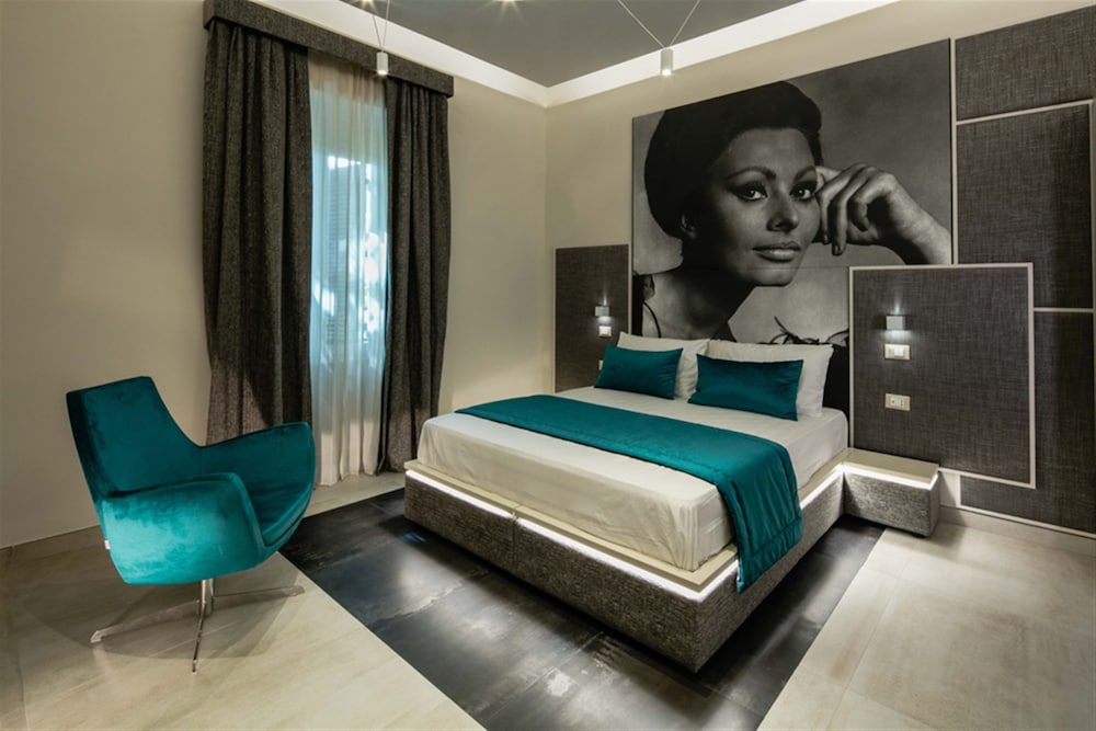 Superior Double Room, 1 Queen Bed with Sofa bed photo 2