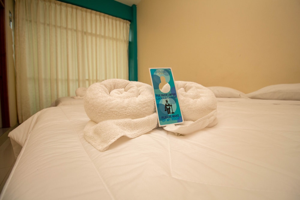Family Double Room, 2 Queen Beds photo 2