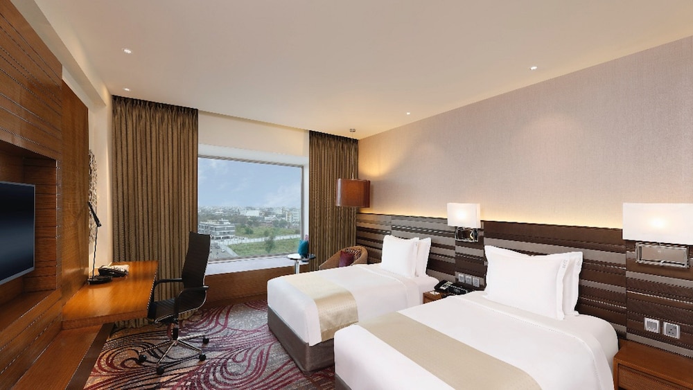 Standard Room, 2 Twin Beds, Smoking, City View photo 2