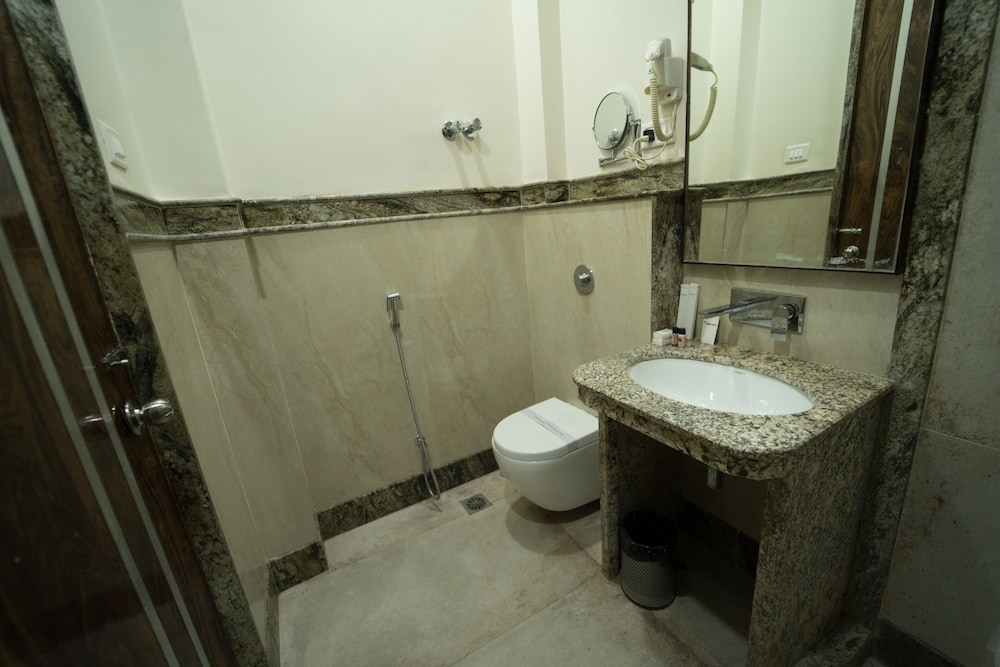 Premium Deluxe Twin Room - Photo 4