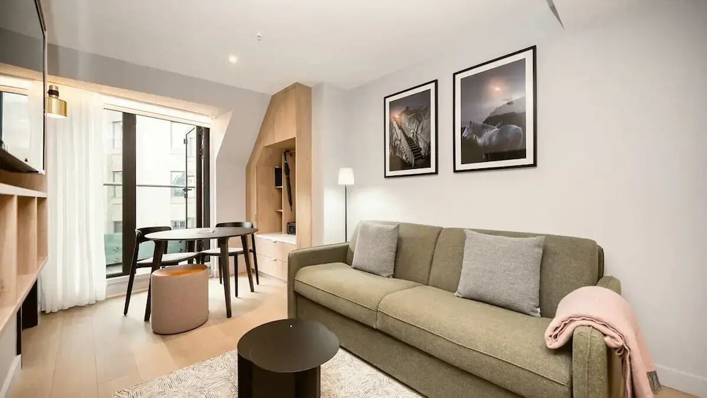 One Bedroom Apartment Twin