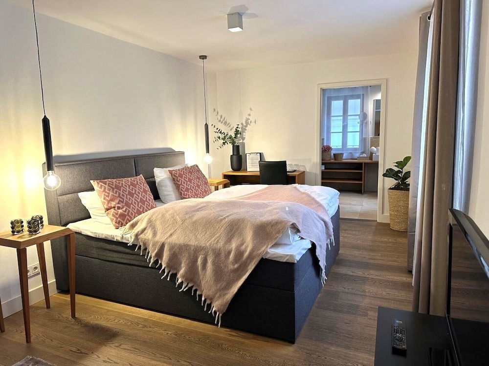 Premium Suite - Photo 1