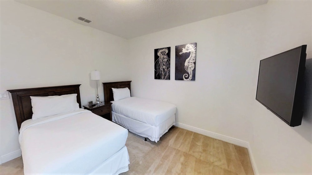 House, Multiple Beds