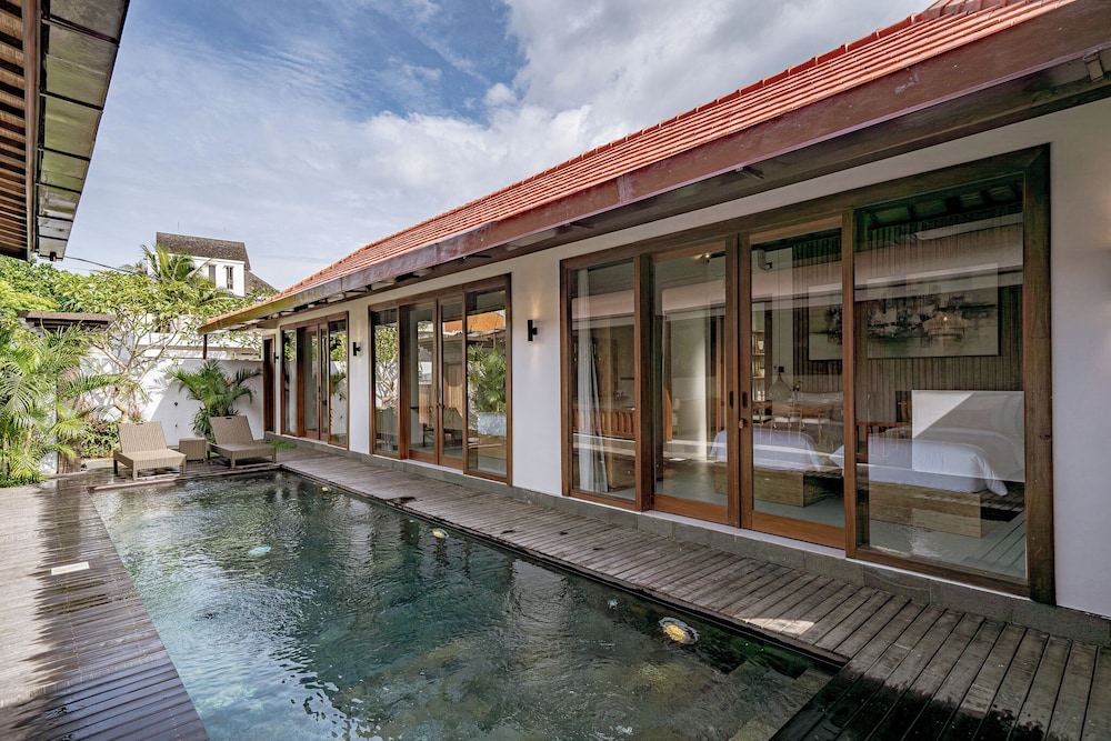 Villa, 3 Bedrooms, Pool View photo 1