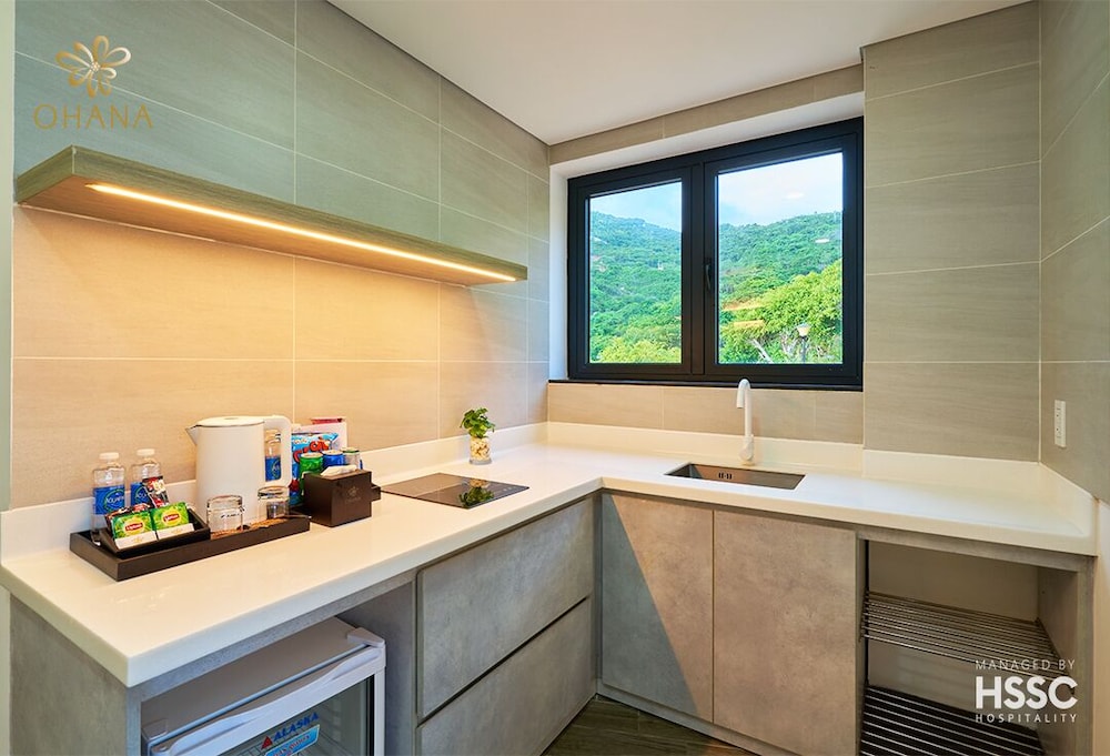 Deluxe Mountain View Twin with Balcony - Photo 5