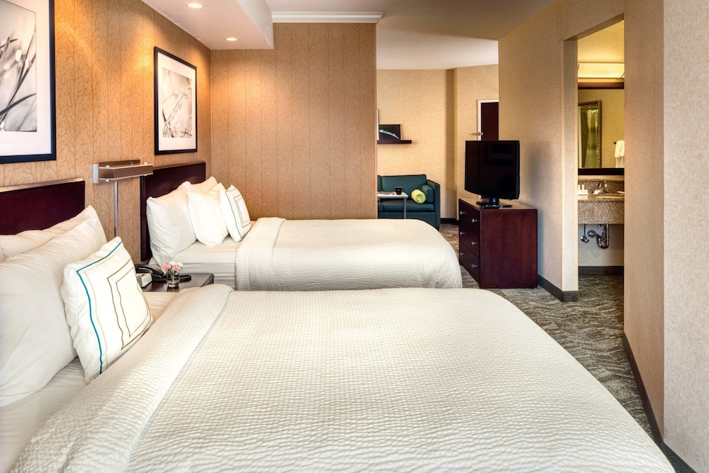 Suite, Multiple Beds - Photo 1
