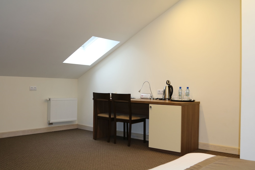 Comfort Double Room, 1 Queen Bed, Non Smoking, City View photo 3