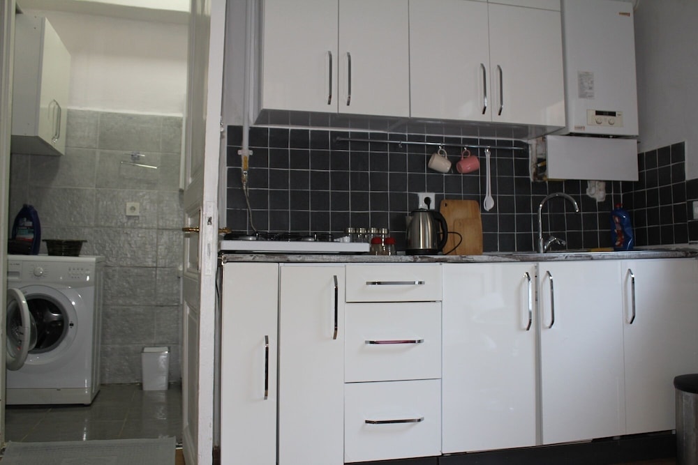 Apartment photo 2