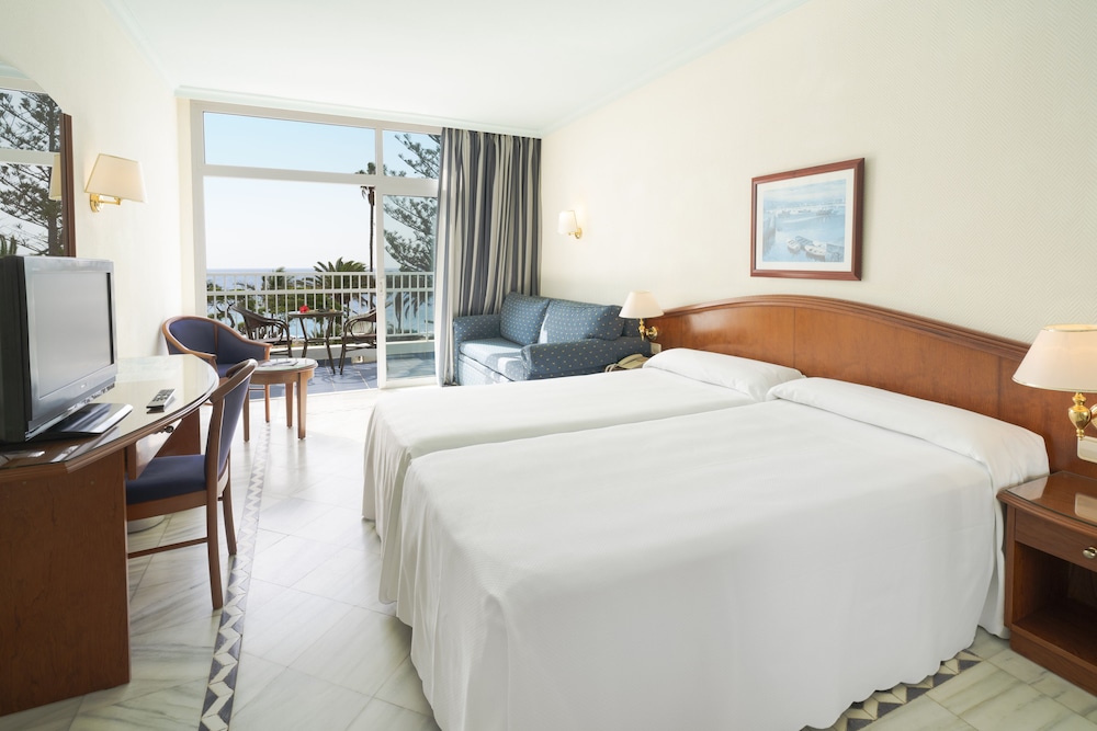 Family Room, Sea View (3 adults) - Photo 1
