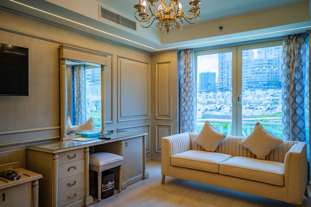 Executive Jacuzzi Suite - Photo 2
