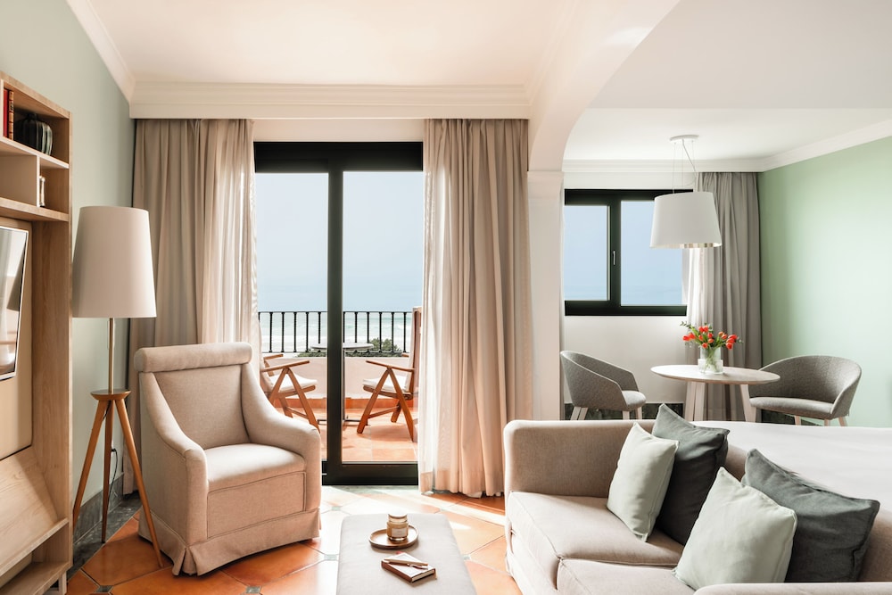Room (Red Level, Front Ocean View, 4AD) - Photo 4