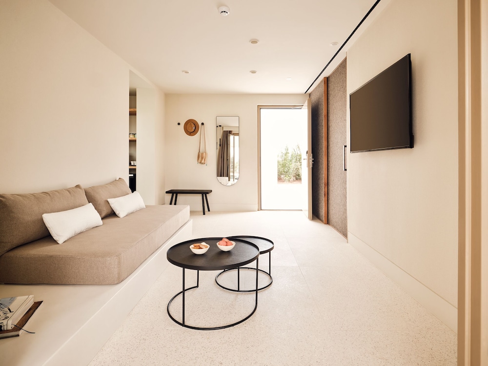Harmonia Junior Balcony Suite - Photo 7