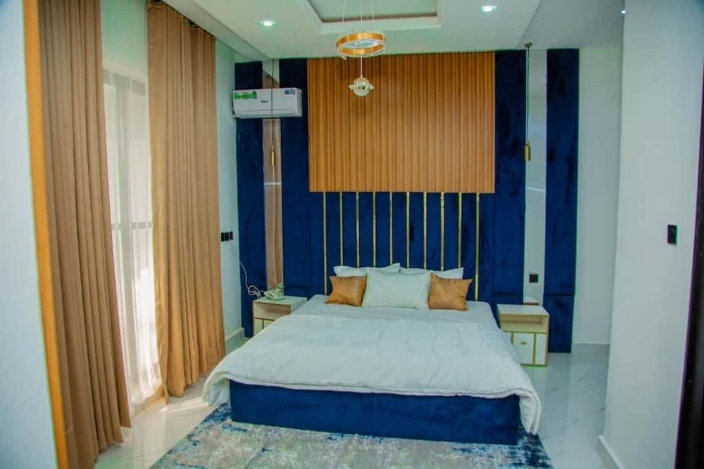 Basic Duplex, 2 Bedrooms, Balcony photo 1
