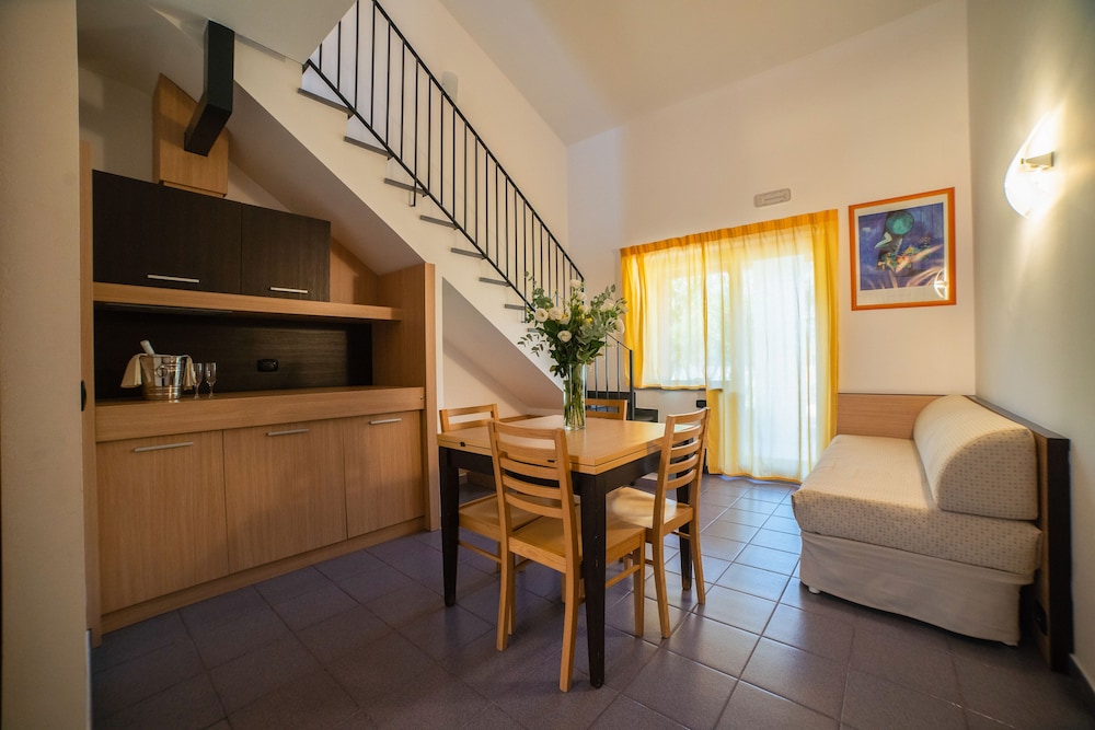 Family Room (2 adults + 3 children) photo 1