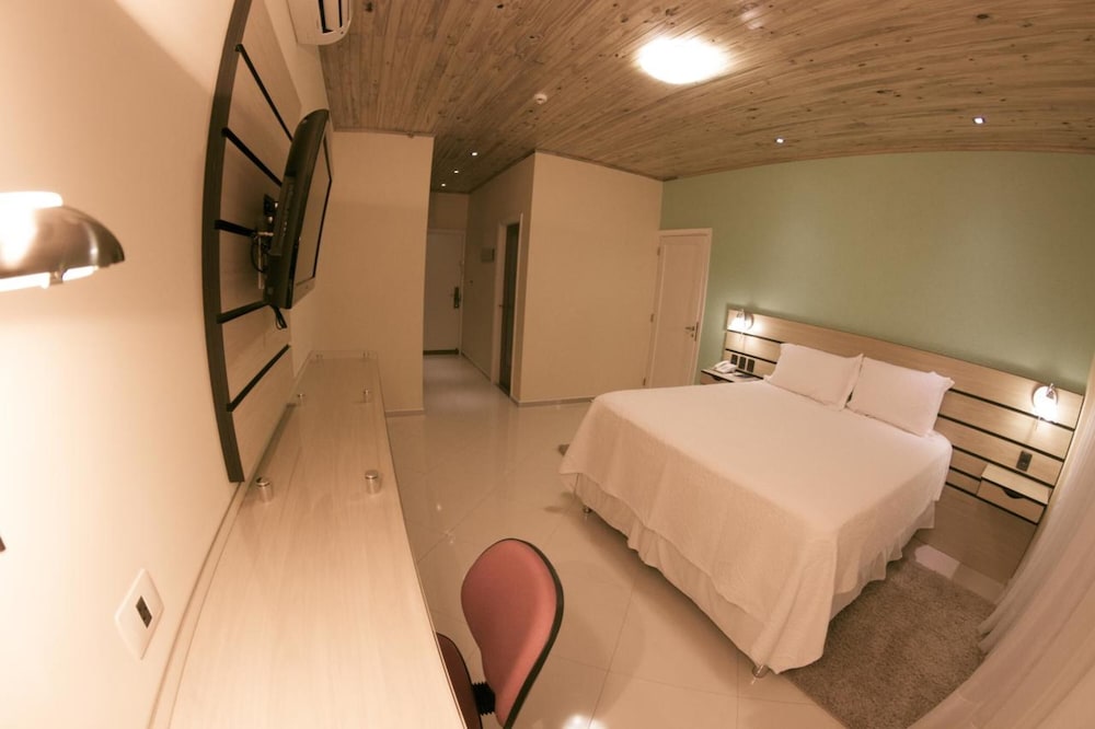Premium Room, 1 King Bed, Non Smoking photo 3