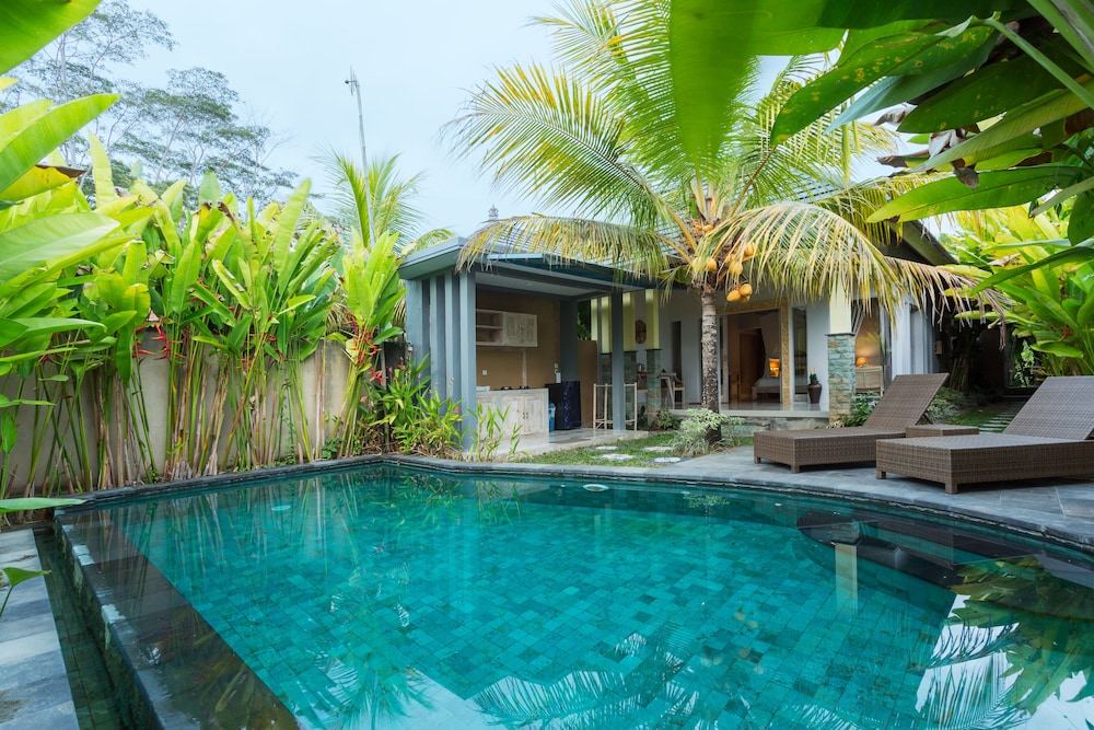 Villa with Private Pool - Photo 5