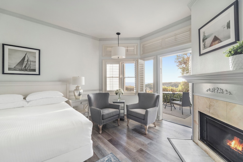 Pacific Edge Deluxe King + Patio - Photo 1