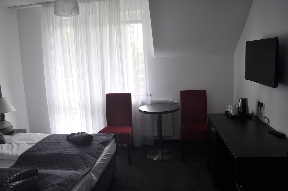 Standard Double Room - Photo 12