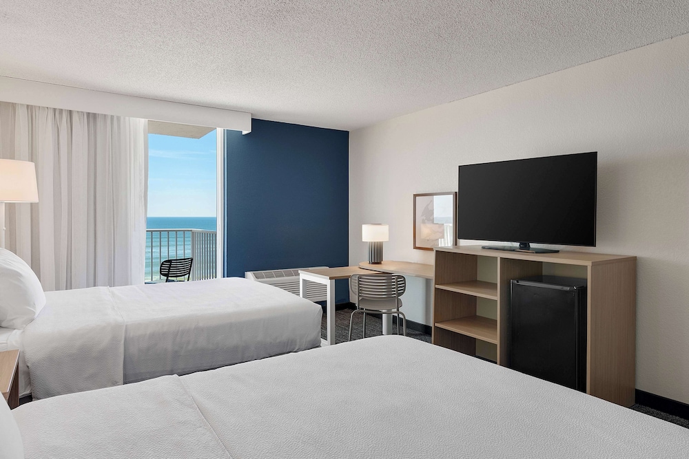 Room, 2 Queen Beds, Accessible (Mobility, Roll-In Shower) - Photo 2