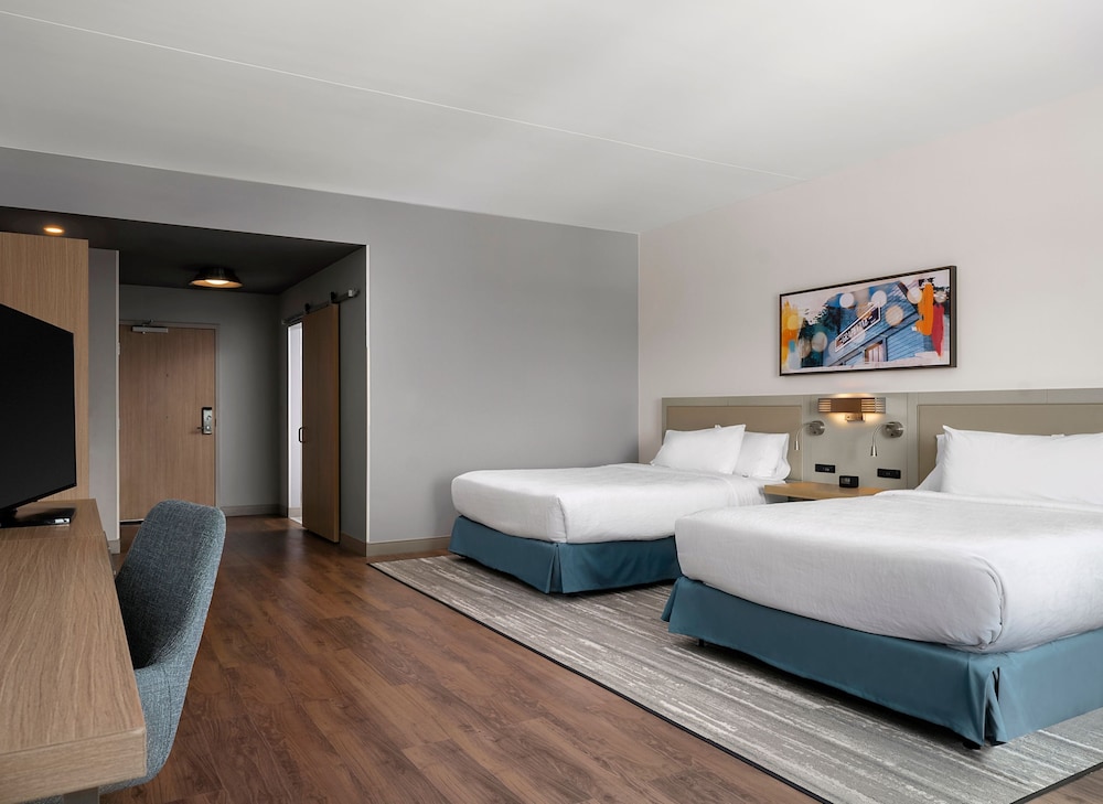 Room, 2 Queen Beds, Accessible (Hearing) - Photo 7