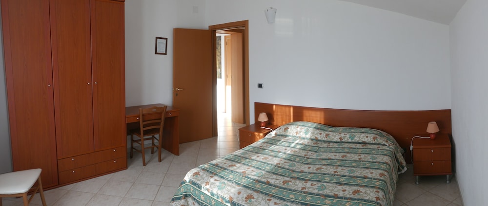 Double or Twin Room, Tower