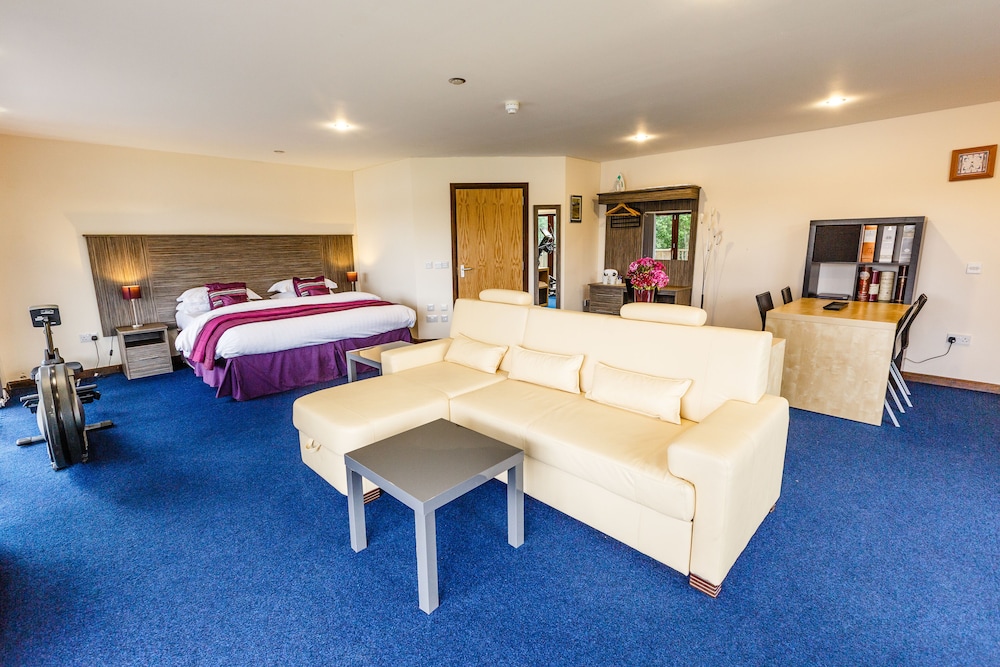 Lochside Glentanar Suite With Steam Shower And Terrace photo 2