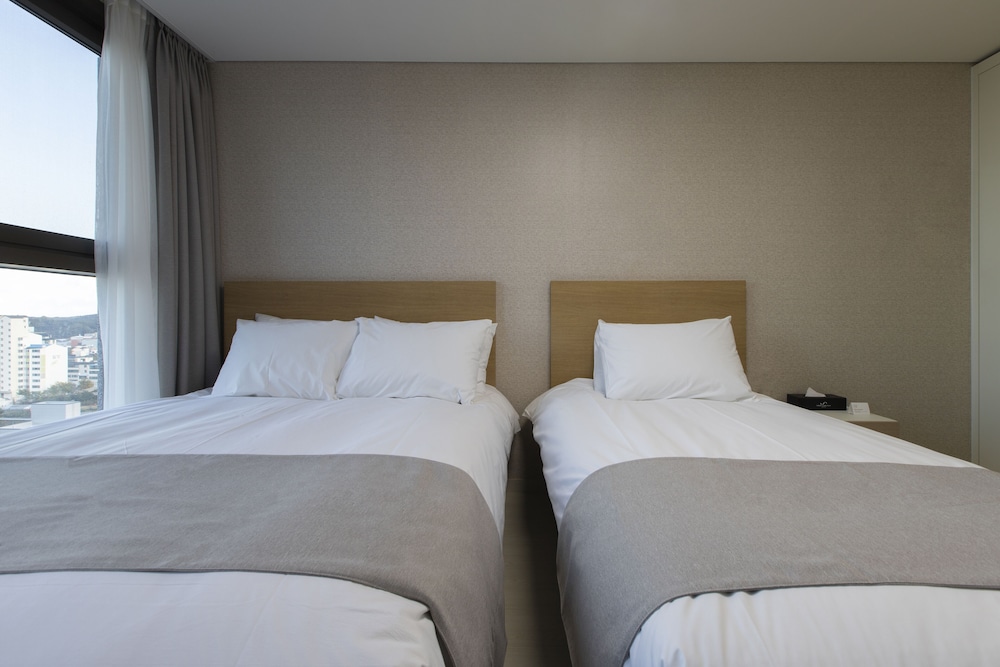 Superior Family Twin Room - Photo 4