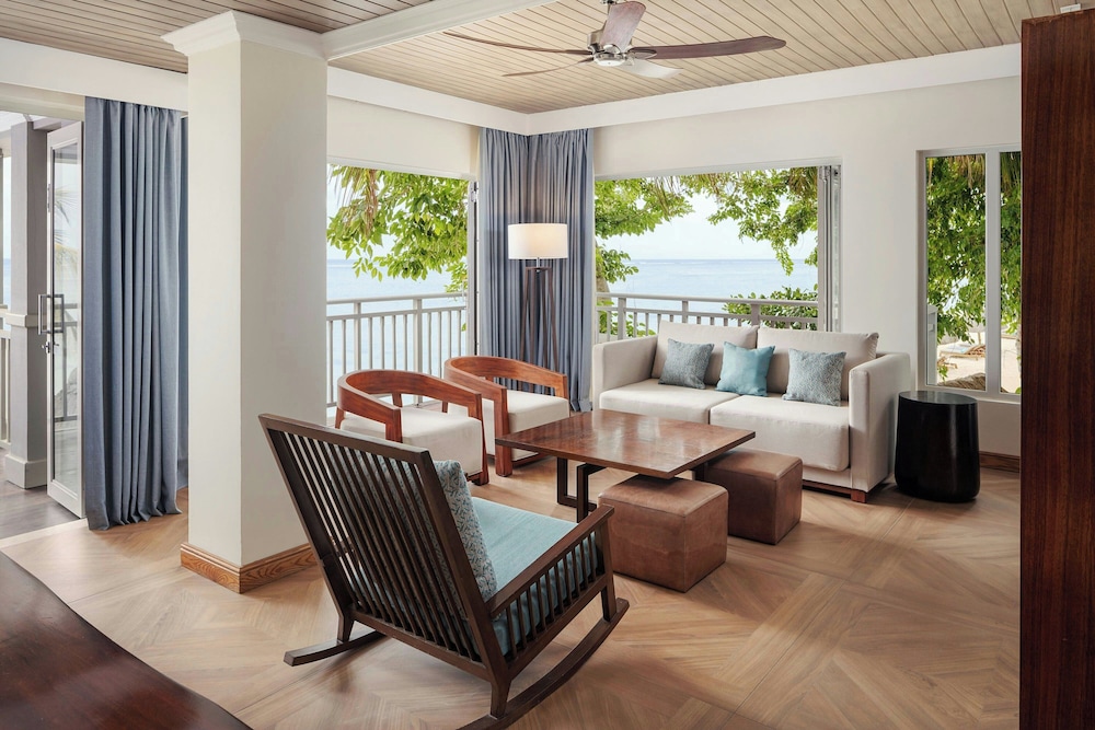 Suite, 1 King Bed with Sofa bed, Balcony