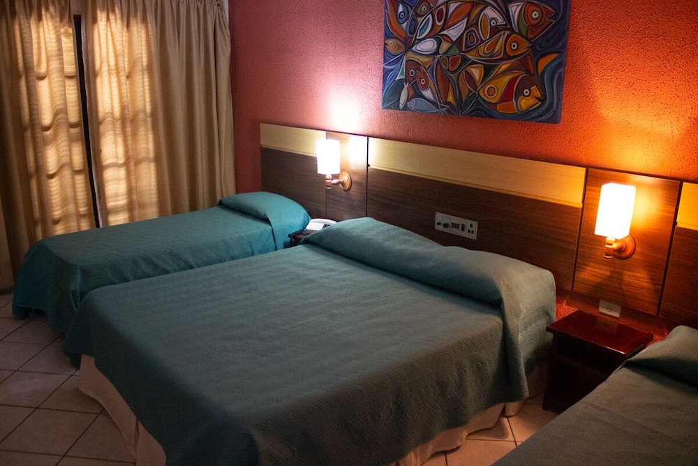 Deluxe Triple Room - Photo 1