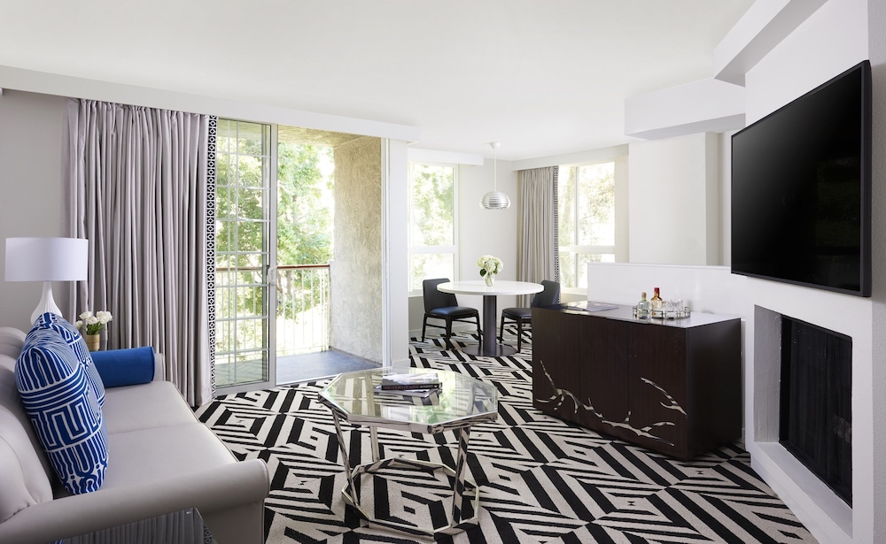 Signature Room, 1 Bedroom (Recently Renovated)