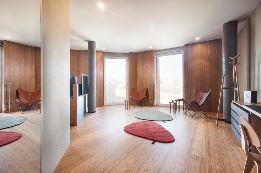 Suite (Sagrada Familia | Single Use)