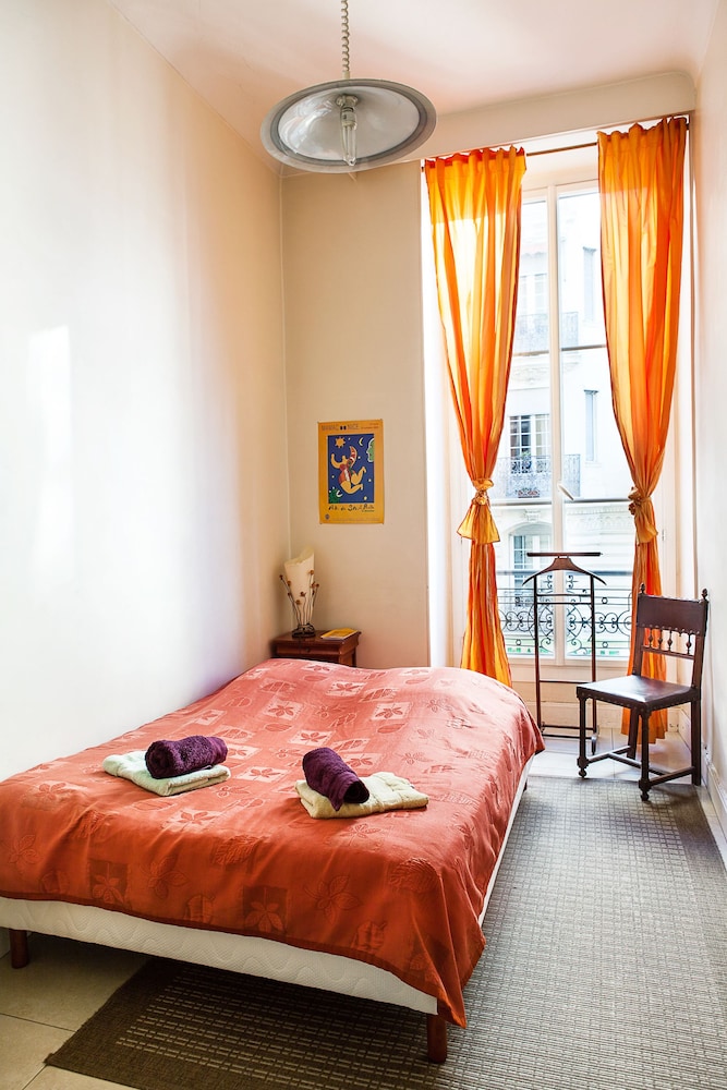 Single Room, Shared Bathroom