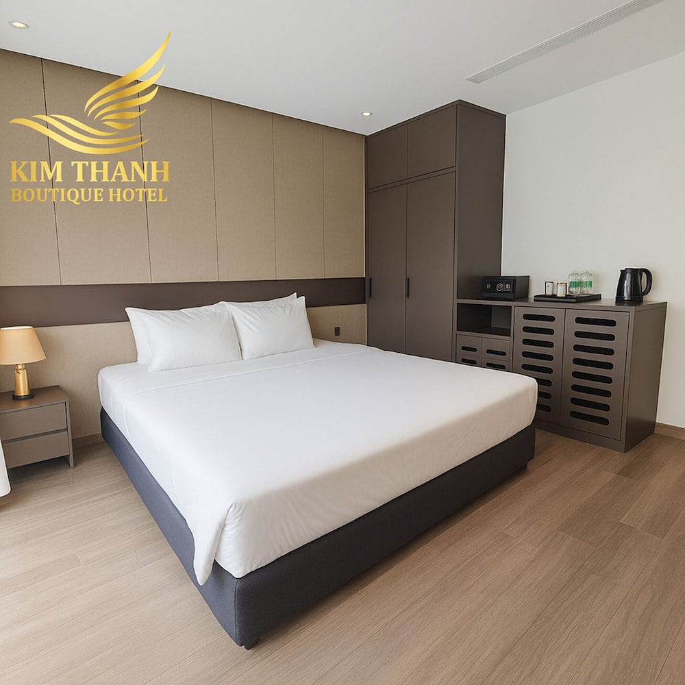Deluxe Double Room, Bathtub, City View photo 3