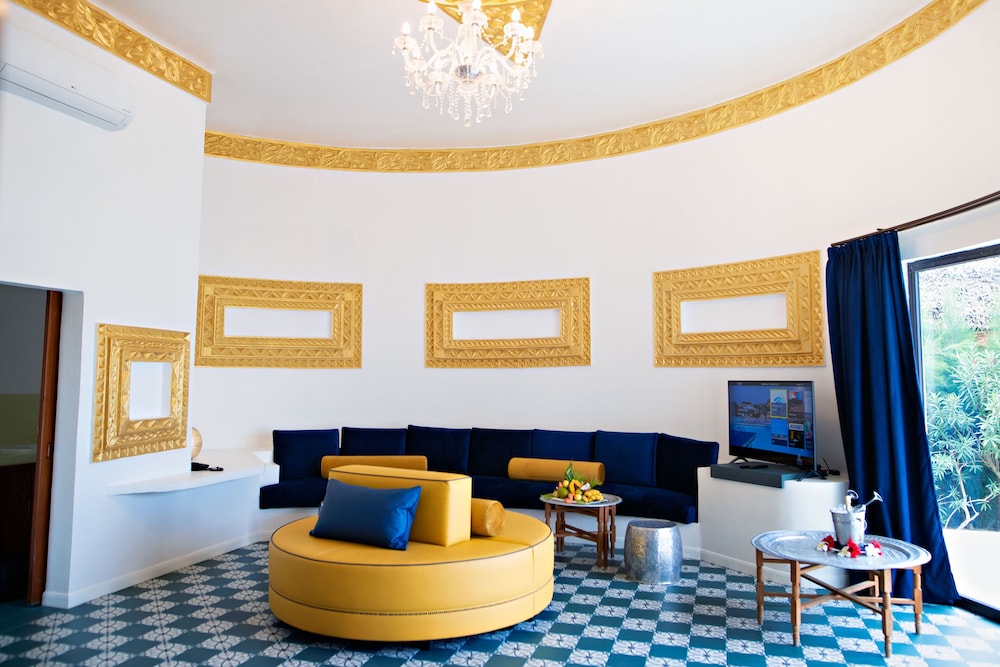 Luxury Villa, Private Pool, Sea Facing ( Retreat )
