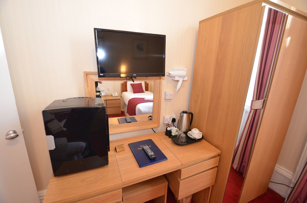 Twin Room, Ensuite photo 3
