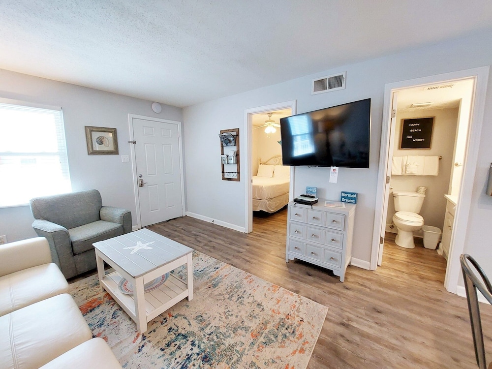 Condo, 2 Bedrooms