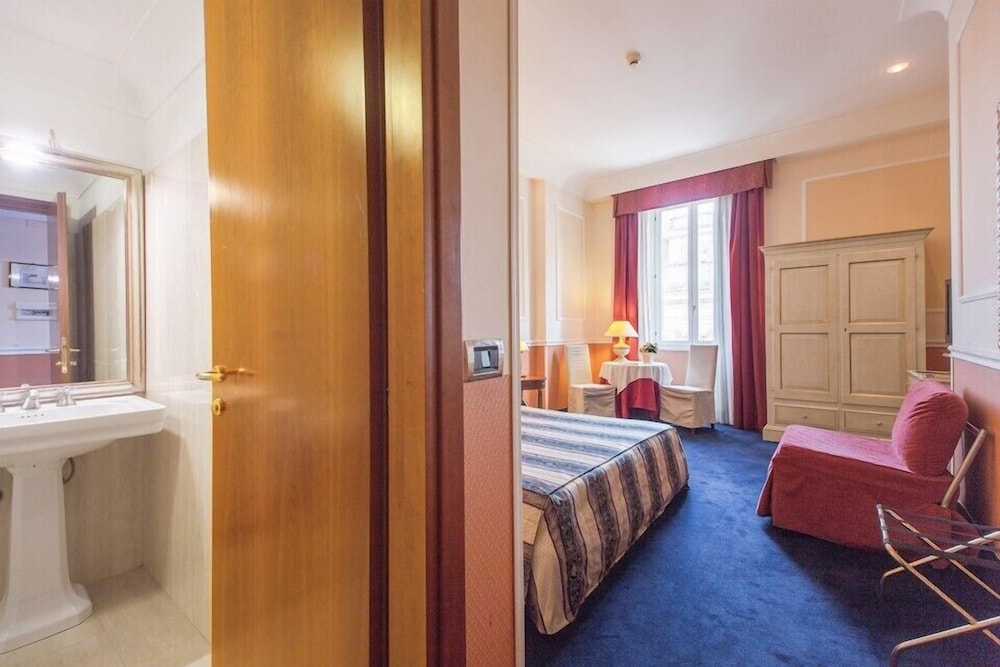 Superior Triple Room photo 2
