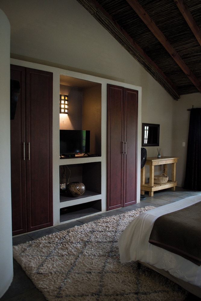 Business Studio Suite, Non Smoking, Garden View (2) photo 3