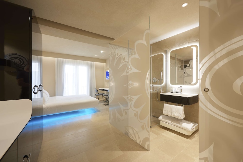 Exclusive Suite - Photo 6