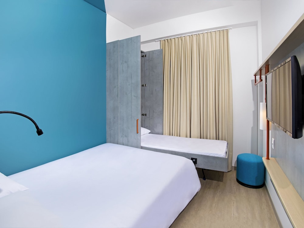 Standard Room, Multiple Beds - Photo 2