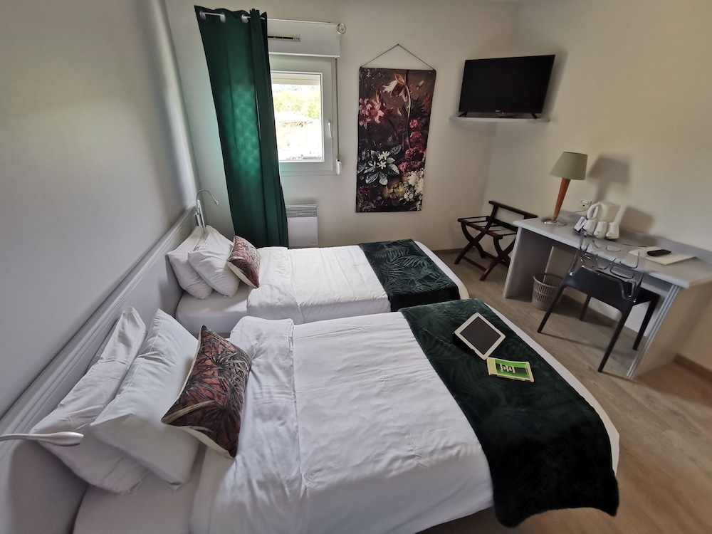 Superior Twin Room (2 person)