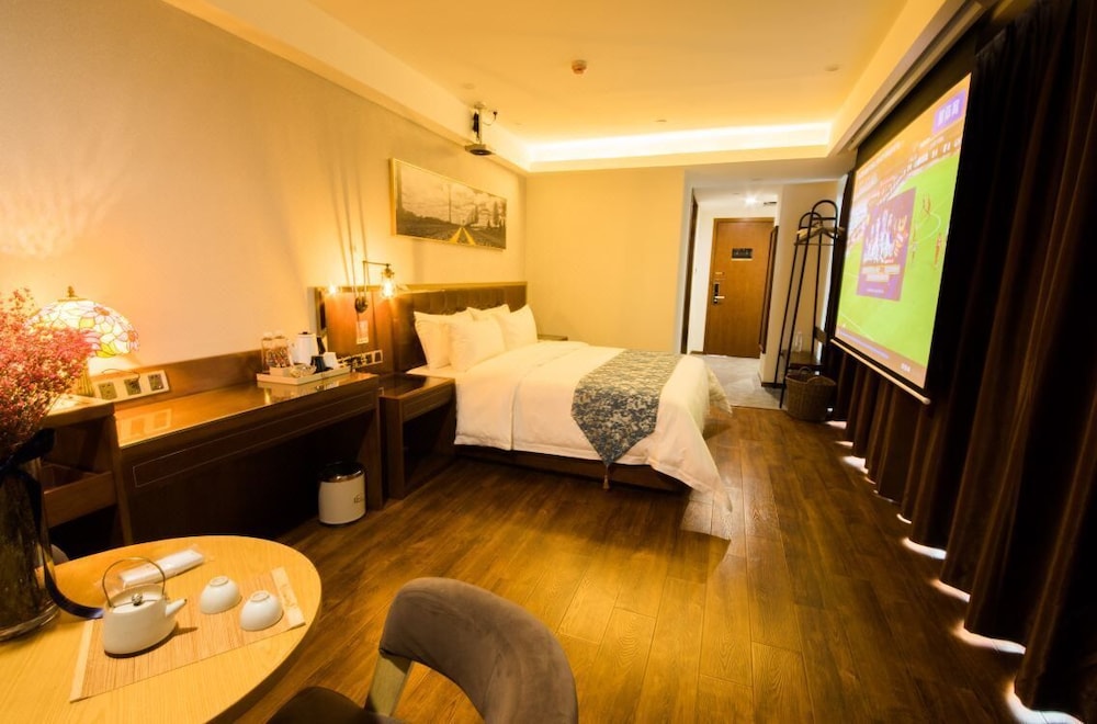 Luxury Double Room, City View
