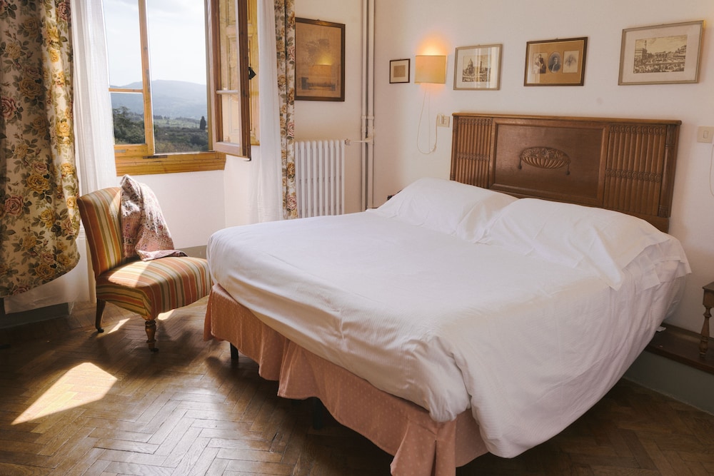 Double Room (with air conditioning) photo 1