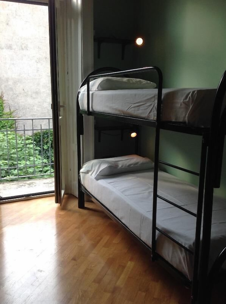 Economy Shared Dormitory, Mixed Dorm, Shared Bathroom