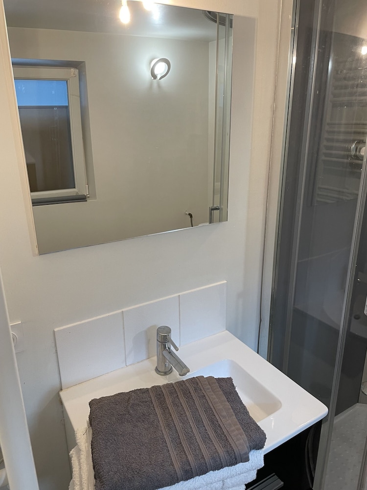 Studio, Private Bathroom (Le Pendentif) photo 2