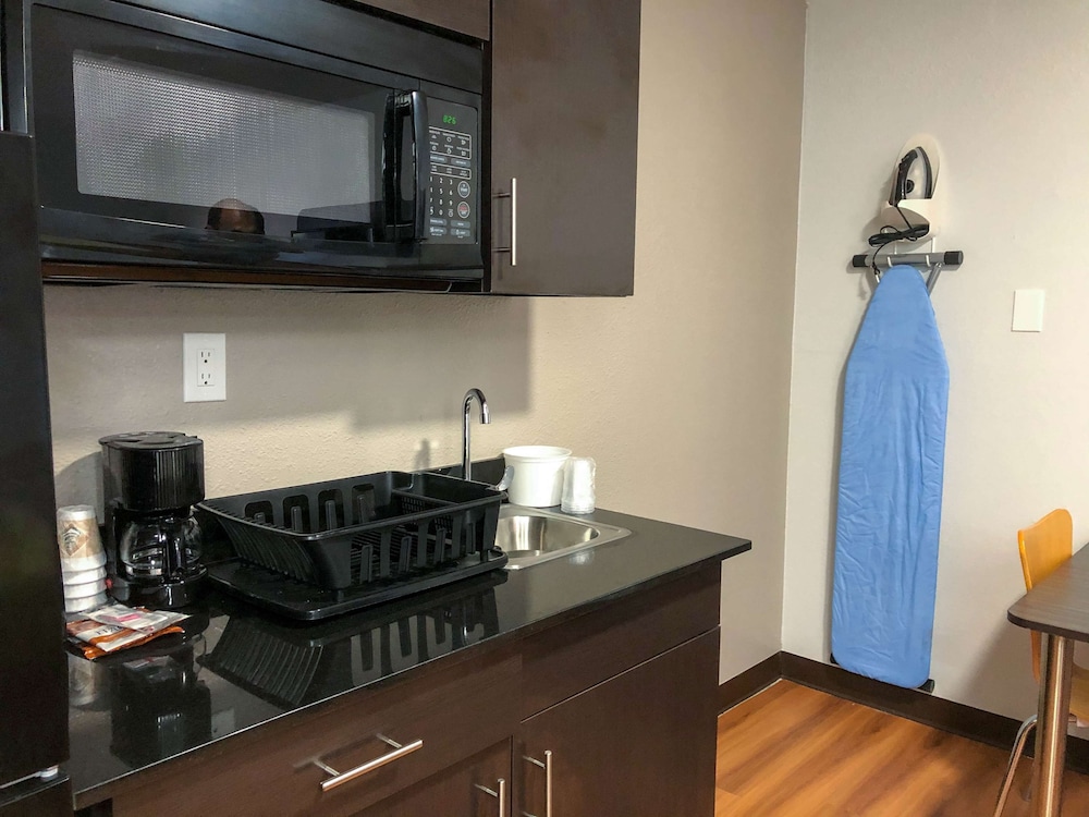 Deluxe Room, 2 Queen Beds, Accessible, Non Smoking - Photo 3