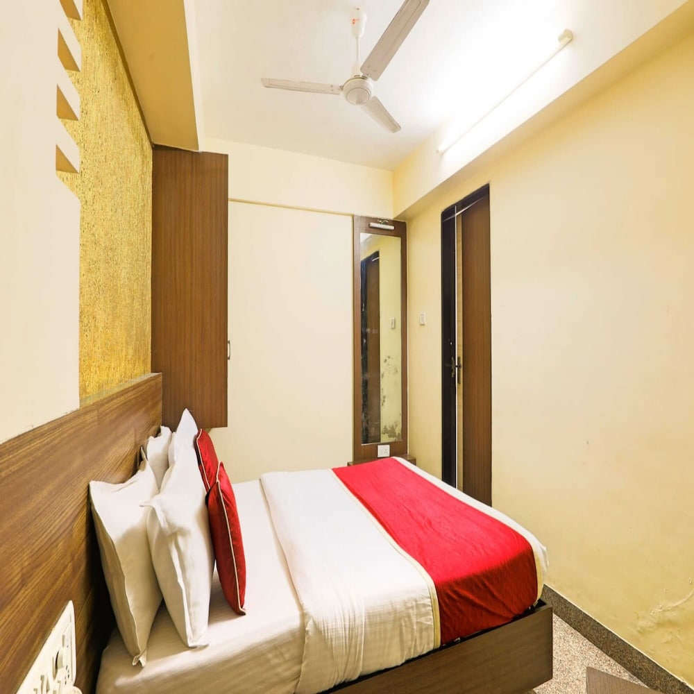 Deluxe Room - Photo 6