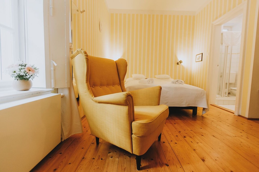 Basic Double Room photo 2