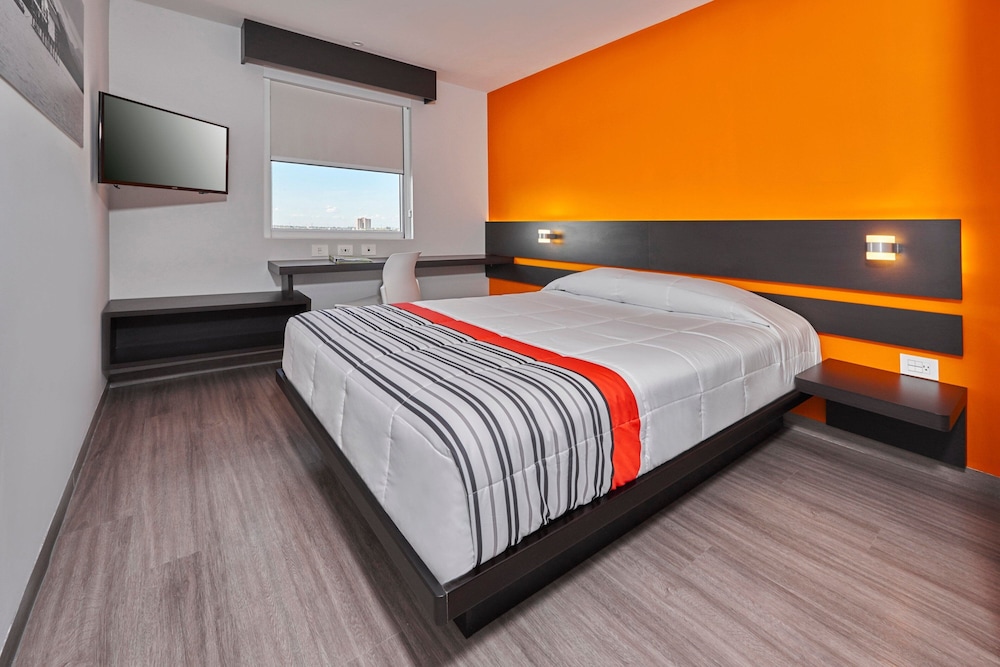 Room, 1 Queen Bed - Photo 3