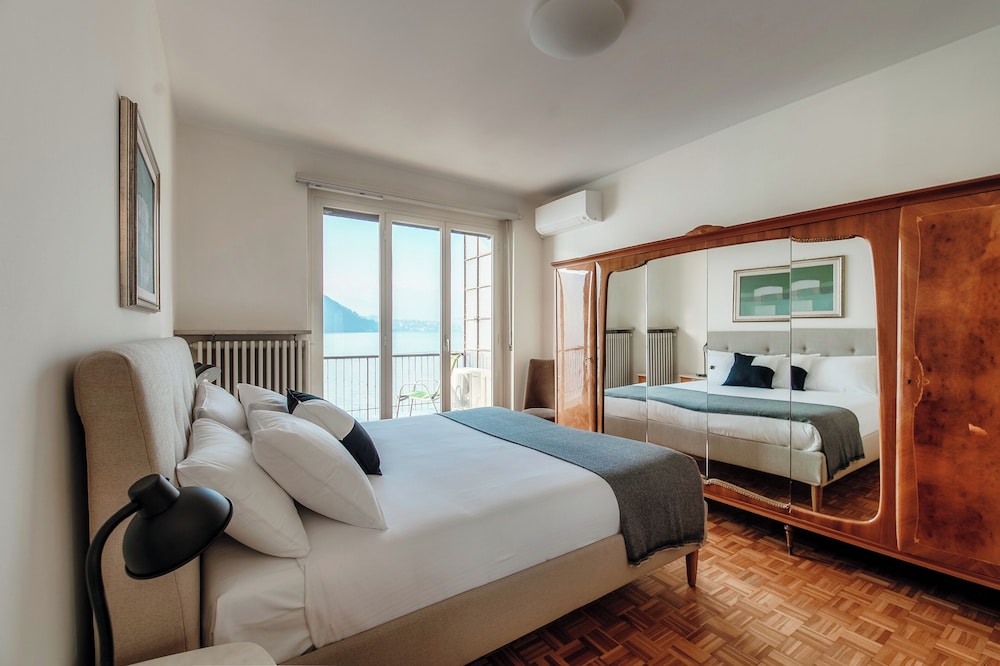 Apartment, Lake View